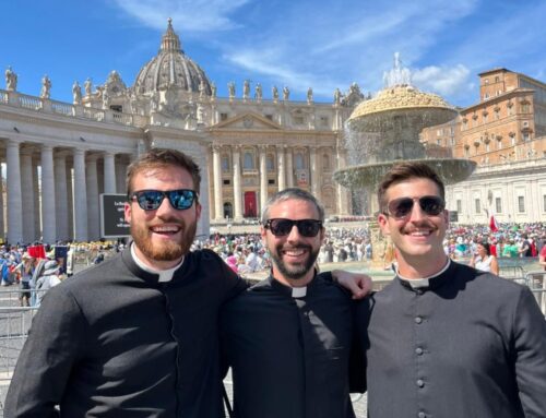 Rome Seminarians Start Year as Two Saints are Canonized